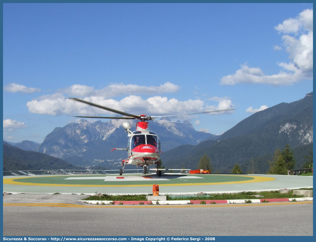 I-REMS
118 Regione Veneto
Agusta Westland A109S Grand
FALCO
Base di Pieve di Cadore
Parole chiave: 118;Veneto;Belluno;Pieve di Cadore;Agusta;A109;A;109;Grand;I-REMS;Falco;Elicottero;Elisoccorso