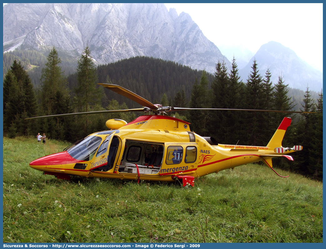 I-NAES
118 Regione Veneto
Agusta Westland A109S Grand
LEONE 1
Base di Treviso
Parole chiave: 118;Veneto;Treviso;Agusta;A109;A;109;Grand;I-NAES;Leone 1;Leone1;Elicottero;Elisoccorso