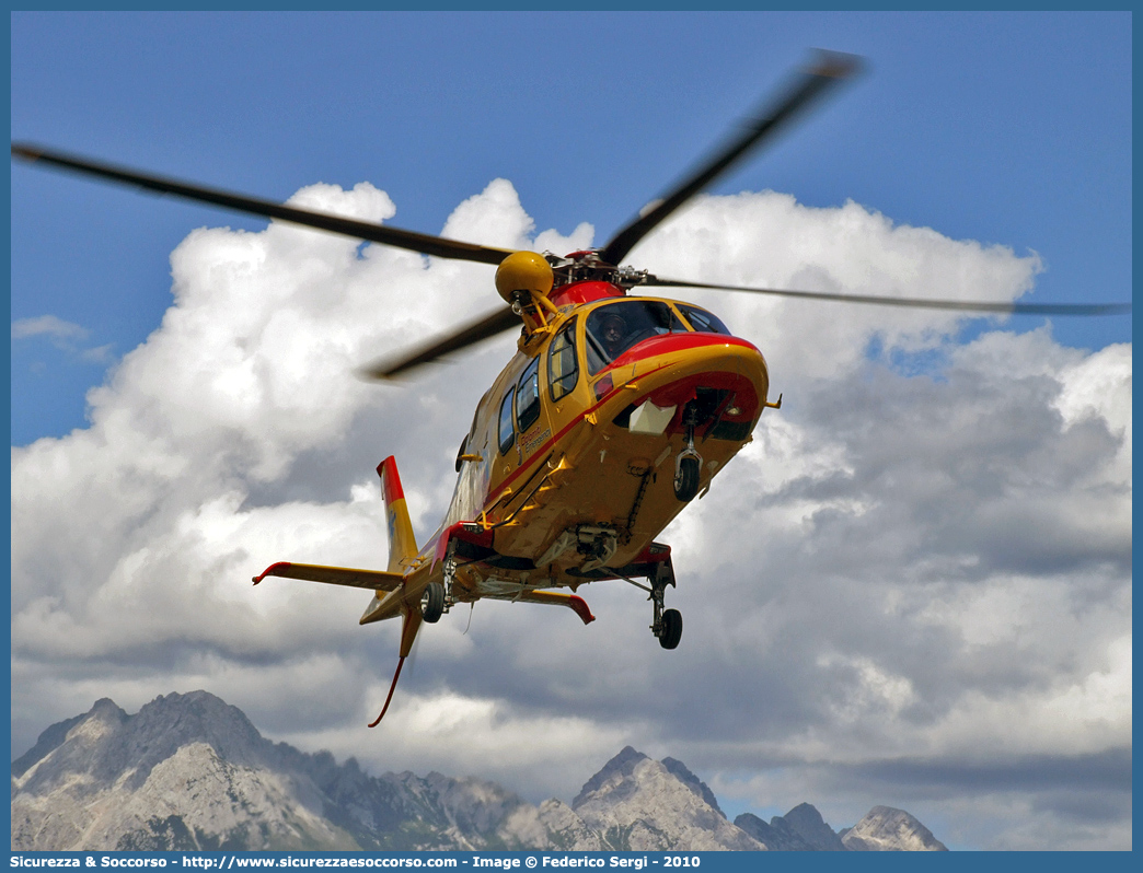 I-KORE
118 Regione Veneto
Agusta Westland A109S Grand
FALCO
Base di Pieve di Cadore
Parole chiave: 118;Veneto;Belluno;Pieve di Cadore;Agusta;A109;A;109;Grand;I-KORE;Falco;Elicottero;Elisoccorso