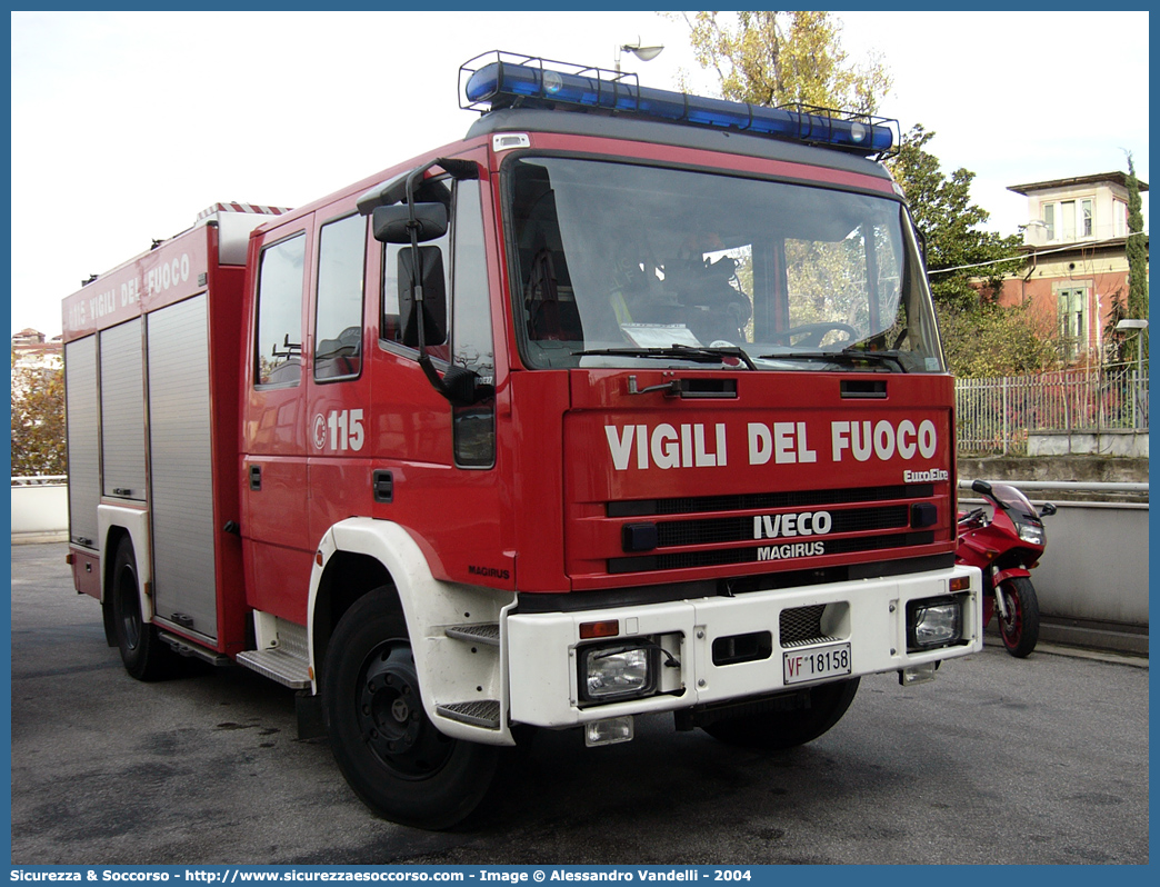 VF 18158
Corpo Nazionale Vigili del Fuoco
Iveco Magirus EuroFire 150E27 I serie
Parole chiave: VVF;V.V.F.;Corpo;Nazionale;Vigili;del;Fuoco;AutoPompaSerbatoio;APS;A.P.S.;Iveco;Magirus;EuroFire;150E27