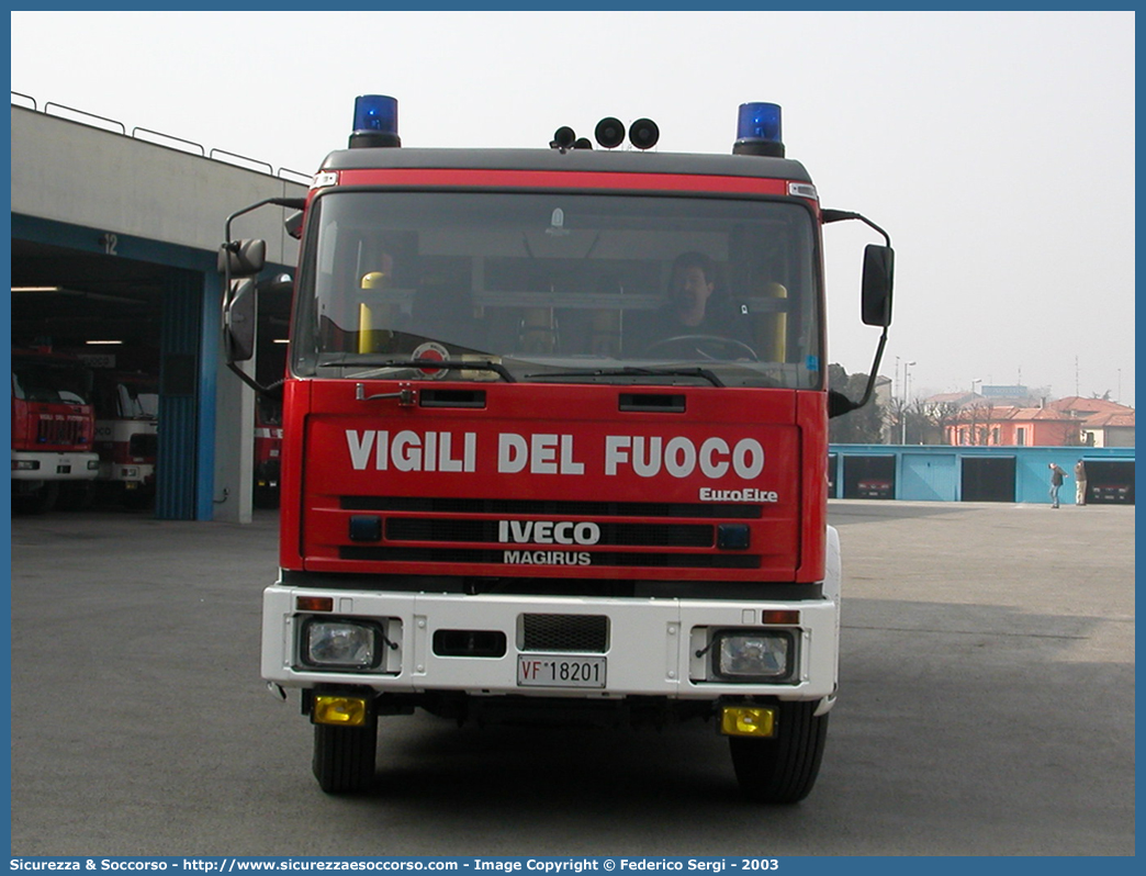 VF 18201
Corpo Nazionale Vigili del Fuoco
Iveco Magirus EuroFire 150E27 I serie
Parole chiave: VVF;V.V.F.;Corpo;Nazionale;Vigili;del;Fuoco;AutoPompaSerbatoio;APS;A.P.S.;Iveco;Magirus;EuroFire;150E27