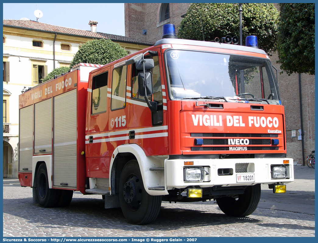 VF 18201
Corpo Nazionale Vigili del Fuoco
Iveco Magirus EuroFire 150E27 I serie
(variante)
Parole chiave: VVF;V.V.F.;Corpo;Nazionale;Vigili;del;Fuoco;AutoPompaSerbatoio;APS;A.P.S.;Iveco;Magirus;EuroFire;150E27