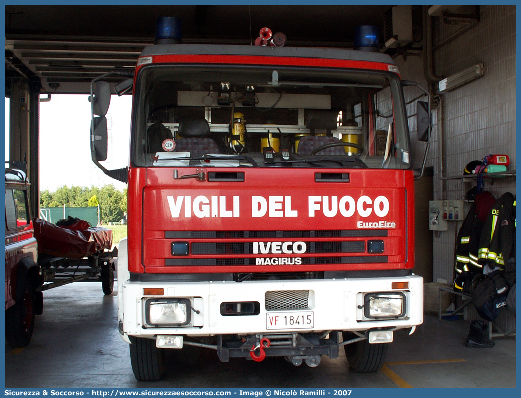 VF 18415
Corpo Nazionale Vigili del Fuoco
Iveco Magirus EuroFire 150E27 I serie
Parole chiave: VVF;V.V.F.;Corpo;Nazionale;Vigili;del;Fuoco;AutoPompaSerbatoio;APS;A.P.S.;Iveco;Magirus;EuroFire;150E27