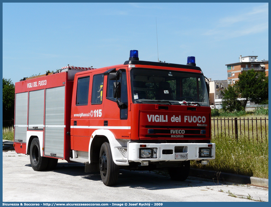 VF 18443
Corpo Nazionale Vigili del Fuoco
Iveco Magirus EuroFire 150E27 I serie
Parole chiave: VVF;V.V.F.;Corpo;Nazionale;Vigili;del;Fuoco;AutoPompaSerbatoio;APS;A.P.S.;Iveco;Magirus;EuroFire;150E27