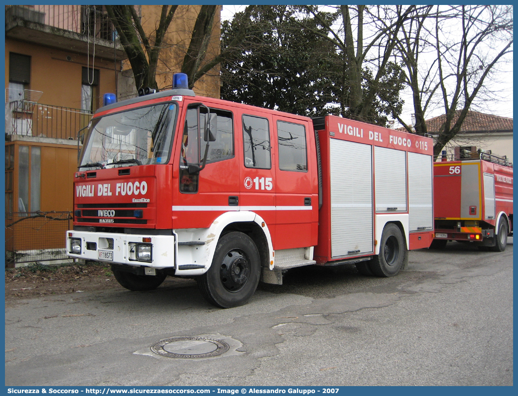 VF 18573
Corpo Nazionale Vigili del Fuoco
Iveco Magirus EuroFire 150E27 I serie
(variante)
Parole chiave: VVF;V.V.F.;Corpo;Nazionale;Vigili;del;Fuoco;AutoPompaSerbatoio;APS;A.P.S.;Iveco;Magirus;EuroFire;150E27