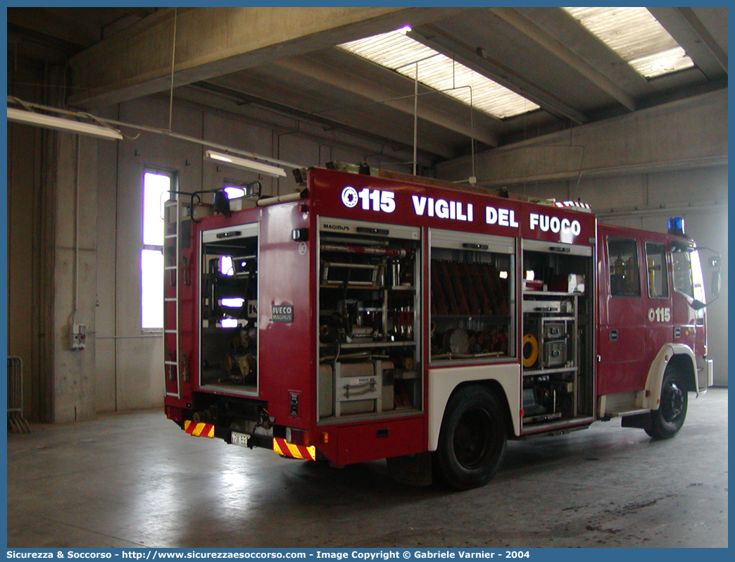 VF 18573
Corpo Nazionale Vigili del Fuoco
Iveco Magirus EuroFire 150E27 I serie
Parole chiave: VVF;V.V.F.;Corpo;Nazionale;Vigili;del;Fuoco;AutoPompaSerbatoio;APS;A.P.S.;Iveco;Magirus;EuroFire;150E27