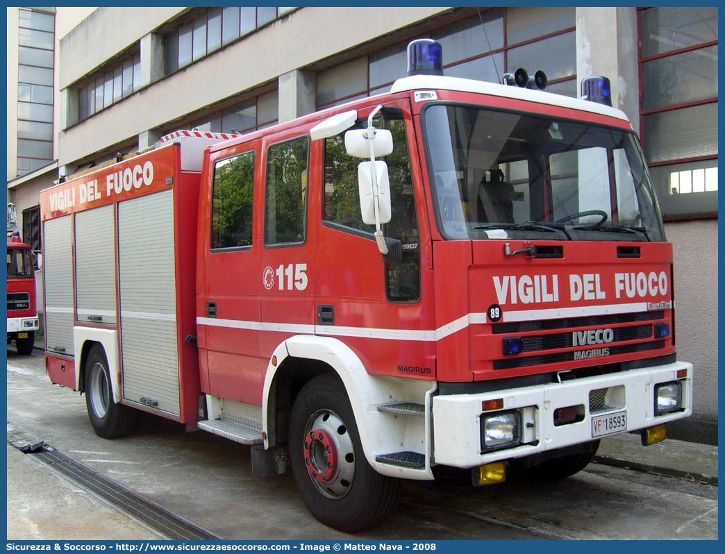 VF 18593
Corpo Nazionale Vigili del Fuoco
Iveco Magirus EuroFire 150E27 I serie
Parole chiave: VVF;V.V.F.;Corpo;Nazionale;Vigili;del;Fuoco;AutoPompaSerbatoio;APS;A.P.S.;Iveco;Magirus;EuroFire;150E27