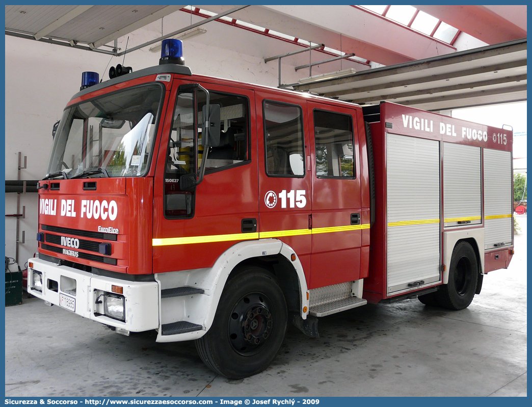 VF 18985
Corpo Nazionale Vigili del Fuoco
Iveco Magirus EuroFire 150E27 I serie
Parole chiave: VVF;V.V.F.;Corpo;Nazionale;Vigili;del;Fuoco;AutoPompaSerbatoio;APS;A.P.S.;Iveco;Magirus;EuroFire;150E27