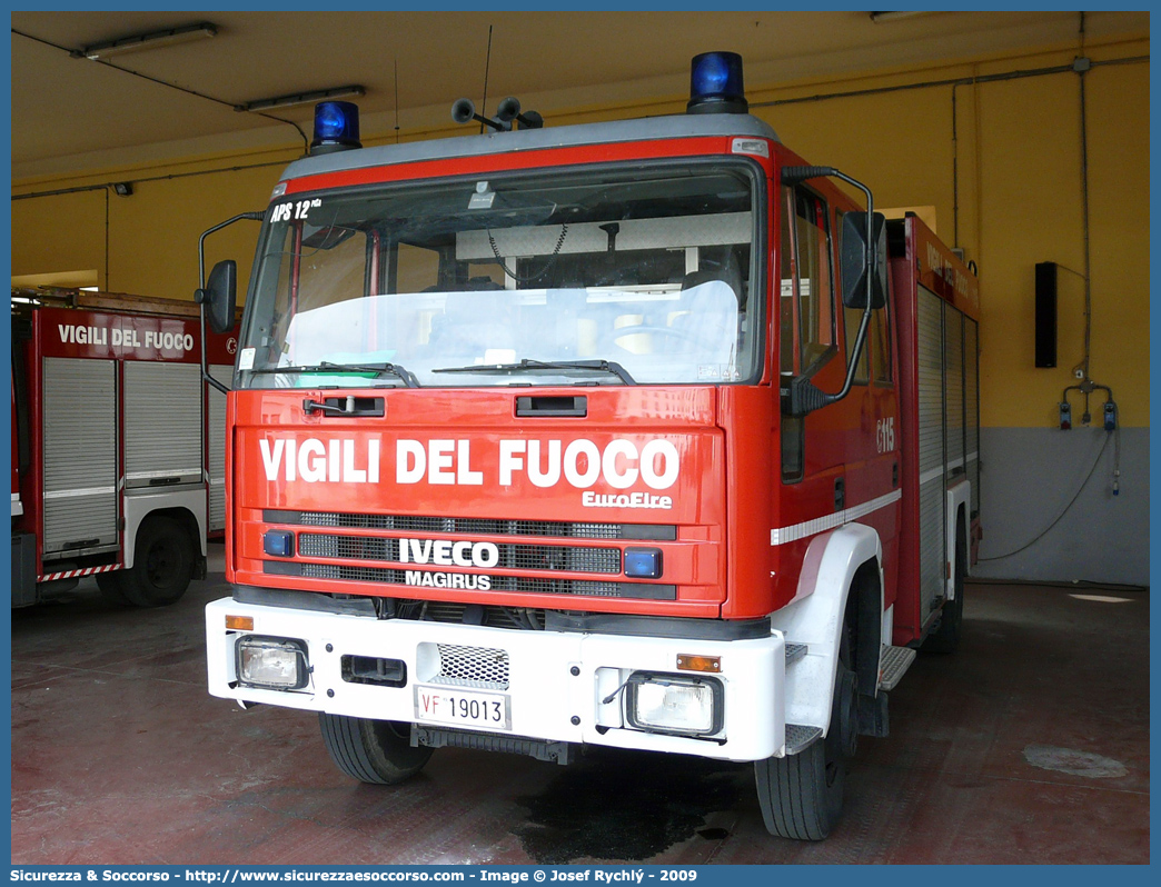 VF 19013
Corpo Nazionale Vigili del Fuoco
Iveco Magirus EuroFire 150E27 I serie
Parole chiave: VVF;V.V.F.;Corpo;Nazionale;Vigili;del;Fuoco;AutoPompaSerbatoio;APS;A.P.S.;Iveco;Magirus;EuroFire;150E27