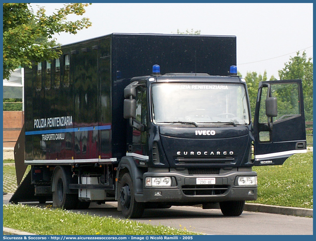 Polizia Penitenziaria 290AE
Polizia Penitenziaria
Servizio a Cavallo
Iveco EuroCargo 150E24 II serie
Parole chiave: 290AE;Polizia Penitenziaria;Servizio a Cavallo;Iveco EuroCargo 150E24 II serie