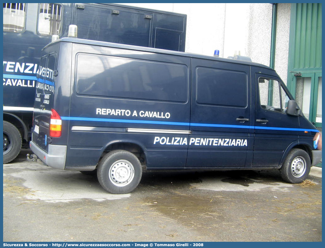 -
Polizia Penitenziaria
Servizio a Cavallo
Mercedes Benz Sprinter I serie
Parole chiave: Polizia Penitenziaria;Servizio a Cavallo;Mercedes Benz Sprinter II serie