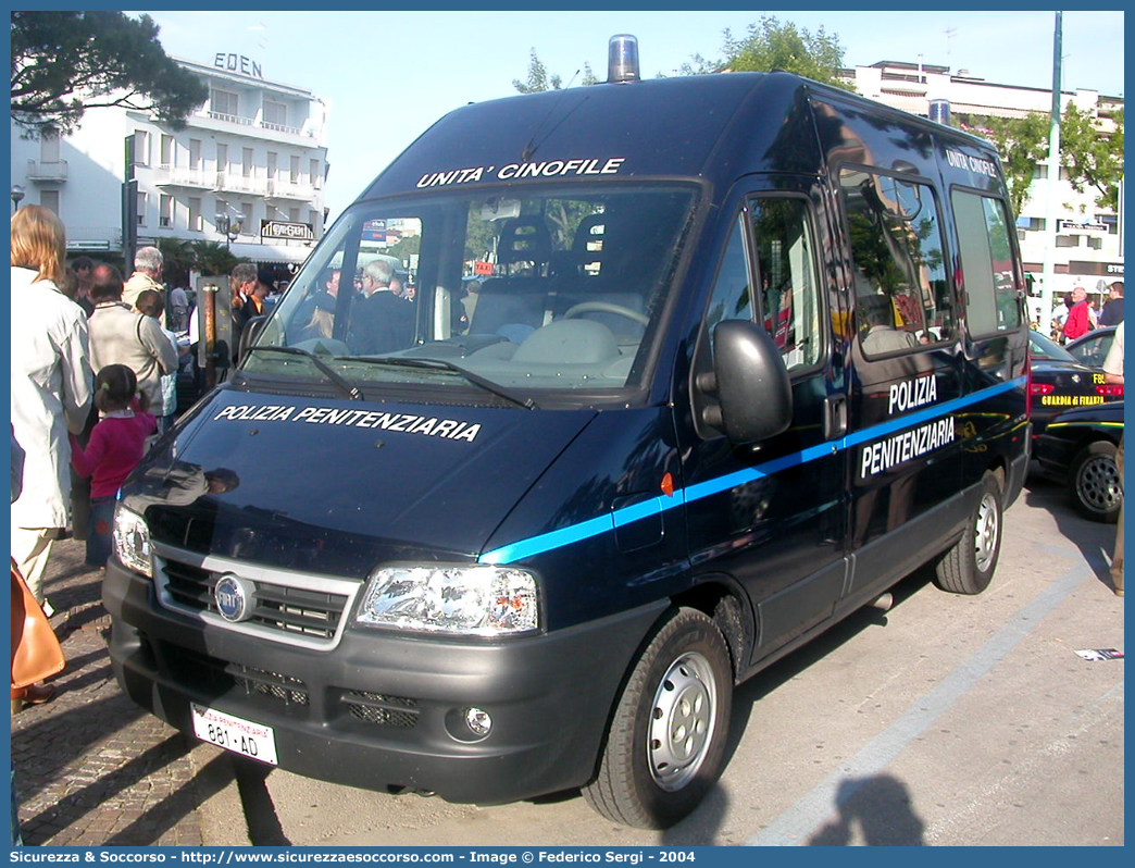 Polizia Penitenziaria 881AD
Polizia Penitenziaria
Servizio Cinofili
Fiat Ducato II serie restyling
Parole chiave: ADC;AdiC;PolPen;Polizia;Penitenziaria;Agenti;di;Custodia;Servizio;Cinofili;Fiat;Ducato