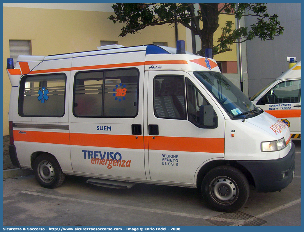 -
SUEM 118 Treviso Emergenza
Azienda ULSS 2 - Marca Trevigiana
Fiat Ducato II serie
Allestitore Aricar S.p.A.
Parole chiave: 118;SUEM;S.U.E.M.;Treviso;Emergenza;Ambulanza;Fiat;Ducato;Aricar