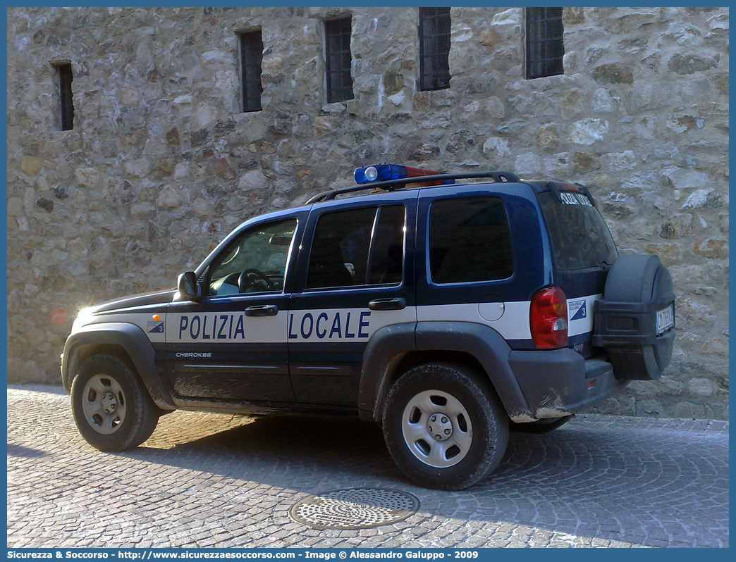 -
Polizia Locale
Unione Comuni dei Colli Euganei
Jeep Cherokee III serie
Parole chiave: Polizia;Locale;Municipale;Colli Euganei;Arqua Petrarca;Arquà Petrarca;Baone;Cinto Euganeo;Jeep;Cherokee