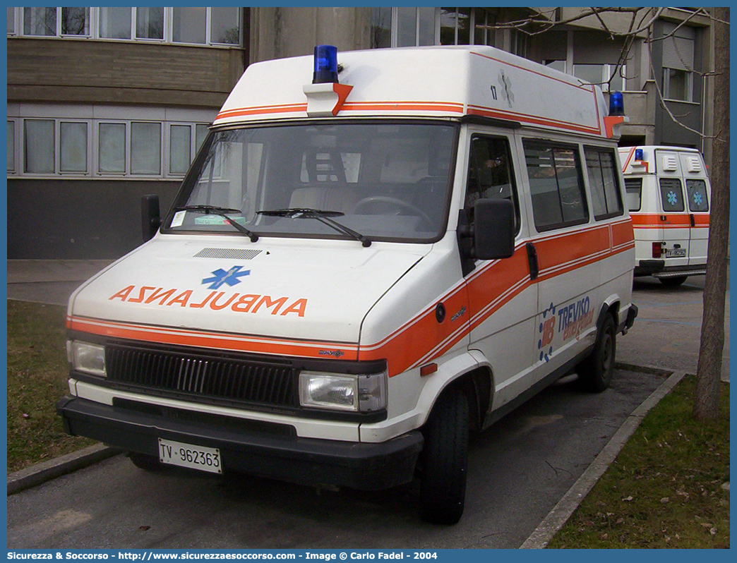 017
SUEM 118 Treviso Emergenza
Azienda ULSS 2 - Marca Trevigiana
Fiat Ducato I serie restyling
Allestitore Grazia
Parole chiave: 118;SUEM;S.U.E.M.;Treviso;Emergenza;Ambulanza;Fiat;Ducato;Grazia