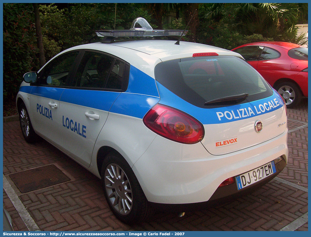 -
Polizia Locale
Comune di Ciampino
Fiat Nuova Bravo
Allestitore Elevox S.r.l.
Parole chiave: Polizia;Locale;Municipale;Ciampino;Fiat;Nuova Bravo;Elevox