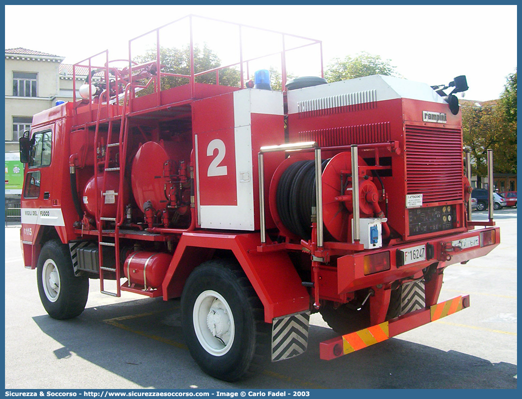 VF 16247
Corpo Nazionale Vigili del Fuoco
Nucleo Aeroportuale
Sirmac Rampini 524D 4x4 "Rambo"
Parole chiave: VF;VVF;V.F.;V.V.F.;Corpo;Nazionale;Vigili del Fuoco;Vigili;Fuoco;Sirmac;Rampini;524D;Rambo;Aeroportuale