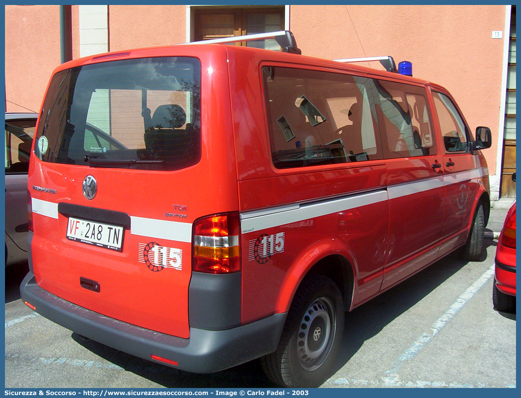 VF 2A8 TN
Unione Distrettuale di Borgo Valsugana
Volkswagen Transporter T5
Parole chiave: VF;V.F.;Vigili del Fuoco;Vigili;Fuoco;Unione Distrettuale;Borgo Valsugana;Volkswagen;Transporter T5;2A8TN