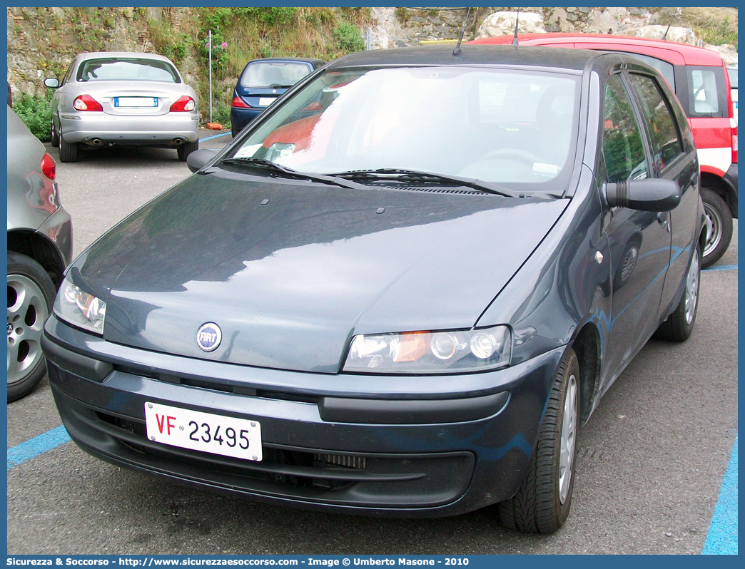 VF 23495
Corpo Nazionale Vigili del Fuoco
Fiat Punto II serie
Parole chiave: Corpo;Nazionale;Vigili del Fuoco;Vigili;Fuoco;Fiat;Punto