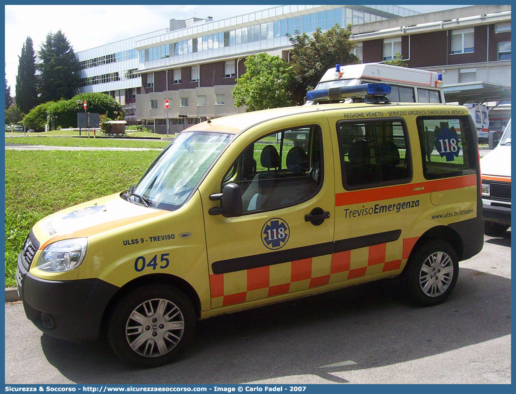 045
SUEM 118 Treviso Emergenza
Azienda ULSS 2 - Marca Trevigiana
Fiat Doblò I serie restyling
Parole chiave: 118;SUEM;S.U.E.M.;Treviso;Emergenza;Fiat;Doblò