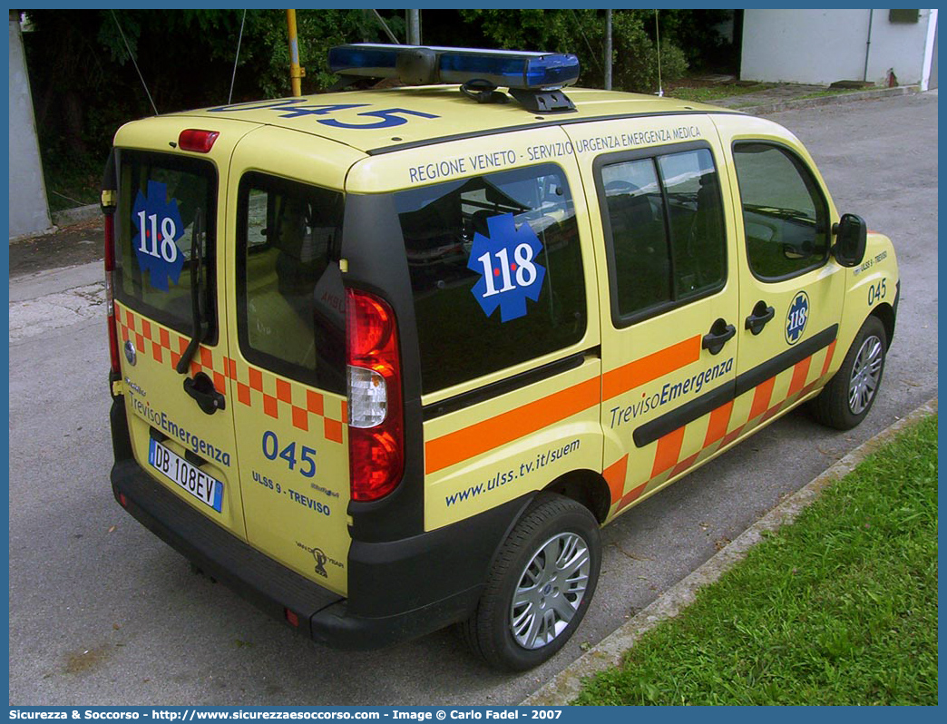 045
SUEM 118 Treviso Emergenza
Azienda ULSS 2 - Marca Trevigiana
Fiat Doblò I serie restyling
Parole chiave: 118;SUEM;S.U.E.M.;Treviso;Emergenza;Fiat;Doblò