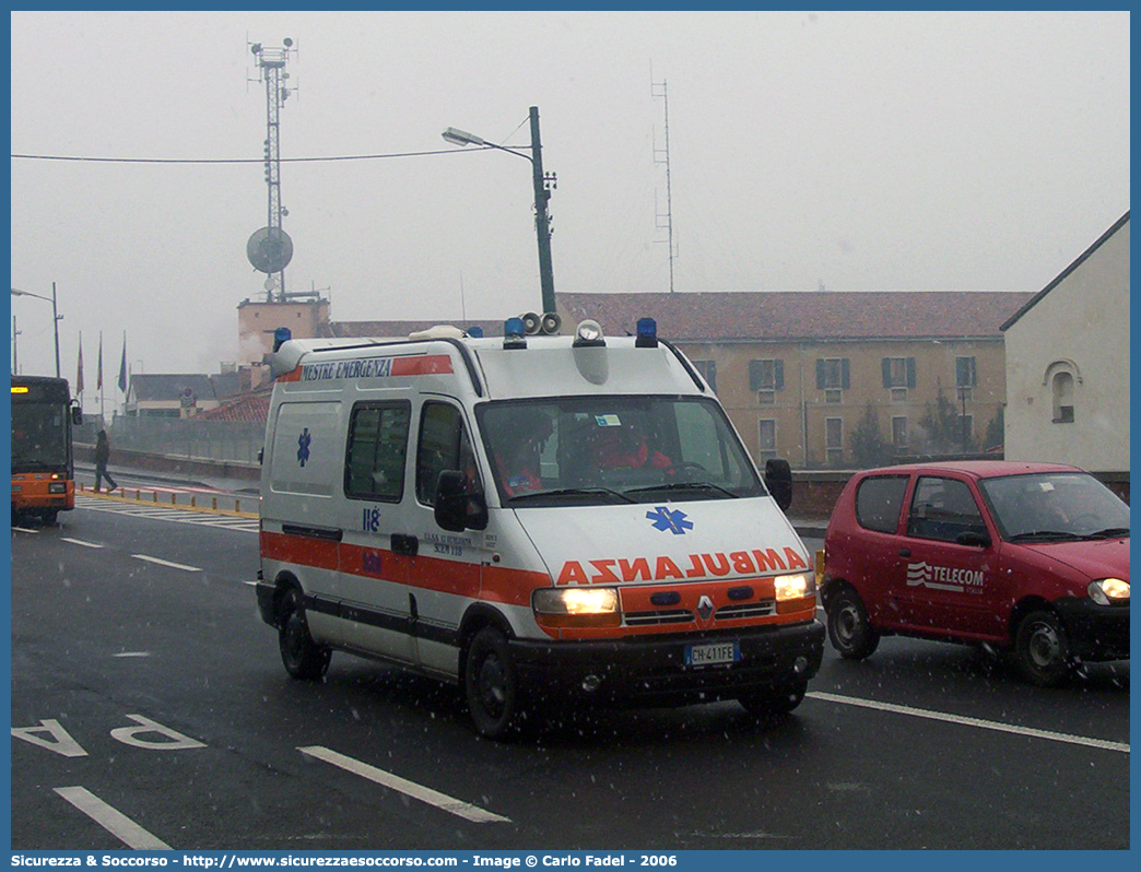 ALFA 02
SUEM 118 Venezia Mestre
Azienda ULSS 3 - Serenissima
Mestre
Renault Master II serie
Allestitore Bollanti S.r.l.
Parole chiave: 118;SUEM;S.U.E.M.;Venezia;Mestre;Emergenza;Ambulanza;Renault;Master;Bollanti