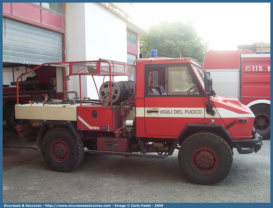 VF 18099
Corpo Nazionale Vigili del Fuoco
Iveco 40.10WM Fauno
Allestitore Magirus
Parole chiave: VVF;V.V.F.;Corpo;Nazionale;Vigili;del;Fuoco;Iveco;40.10;WM;Fauno;VM90;VM 90;AIB