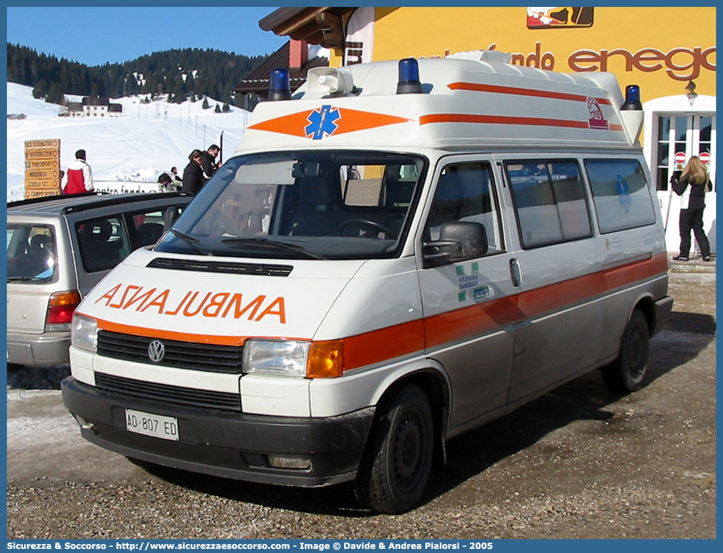 7
SUEM 118 Bassano Asiago
Azienda ULSS 7 - Pedemontana
Volkswagen Transporter T4
Allestitore Aricar S.p.A.
Parole chiave: 118;SUEM;S.U.E.M.;Bassano;Asiago;Vicenza;Ambulanza;Volkswagen;Transporter;T4;Aricar