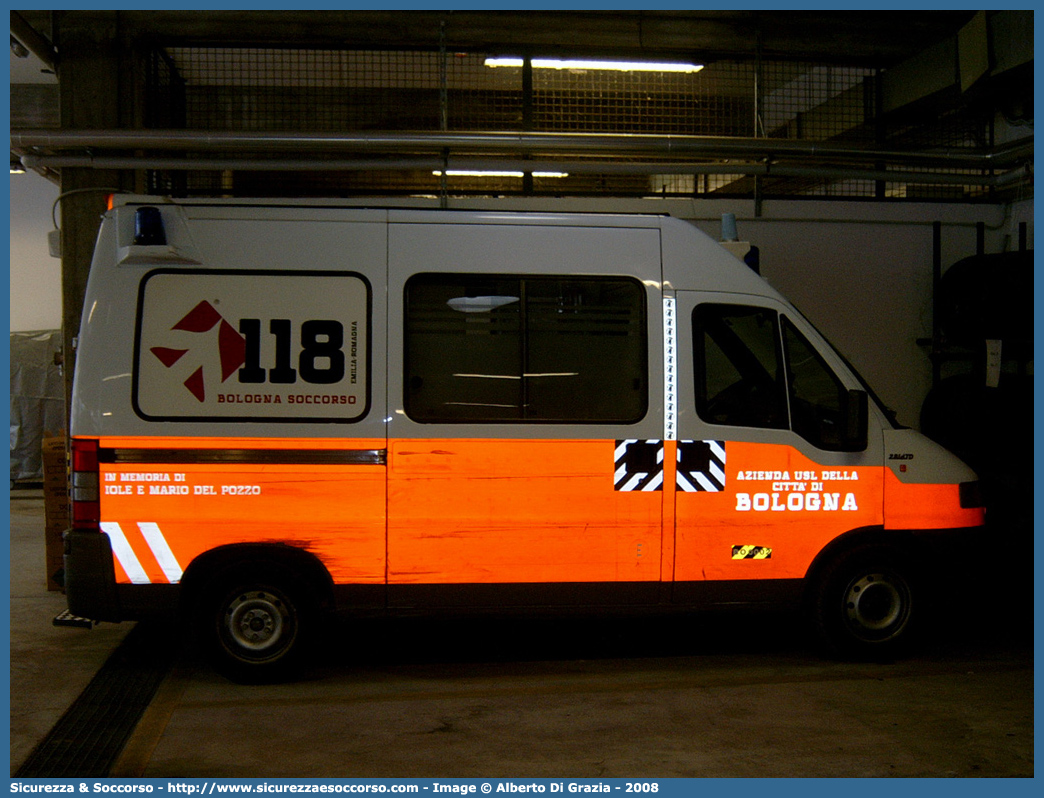 BO 0002
118 Bologna Soccorso
Fiat Ducato II serie
Allestitore Grazia
Parole chiave: 118;Bologna;Soccorso;Ambulanza;Fiat;Ducato