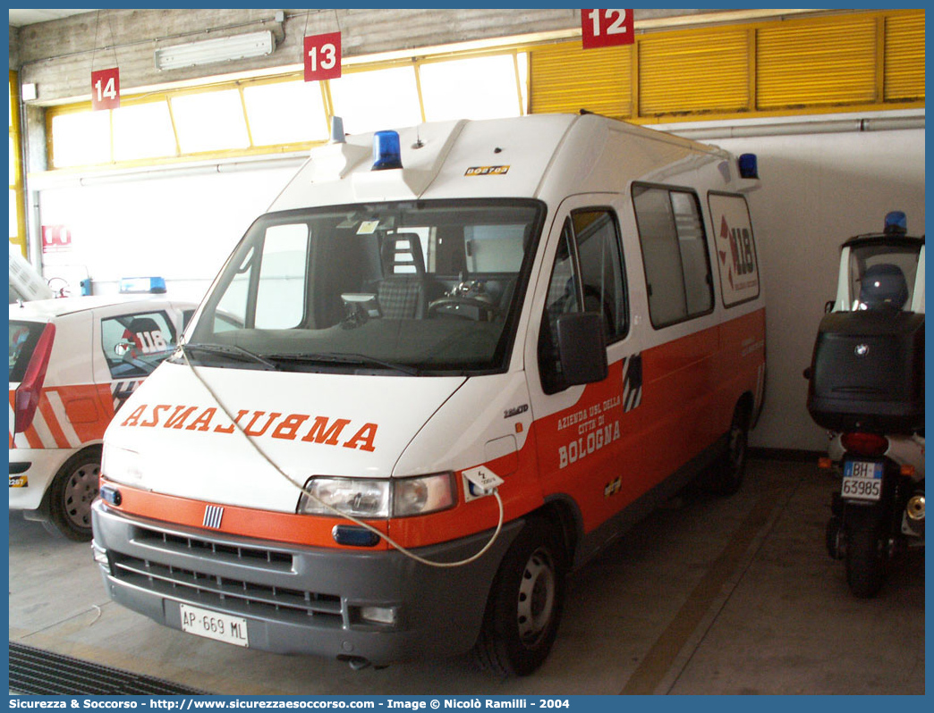 BO 0003
118 Bologna Soccorso
Fiat Ducato II serie
Allestitore Grazia
Parole chiave: 118;Bologna;Soccorso;Ambulanza;Fiat;Ducato