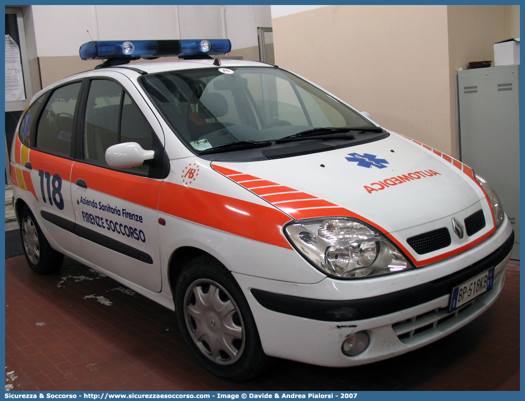 ALFA MIKE 03
118 Firenze Soccorso
Renault Scenic I serie
Allestitore Alessi e Becagli S.n.c.
(variante)
Parole chiave: 118;Firenze;Soccorso;Automedica;Renault;Scenic;Alessi e Becagli