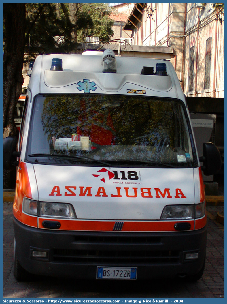 FO 03
118 Romagna Soccorso
Ambito Territoriale di Forlì
Fiat Ducato II serie
Allestitore MAF S.n.c.
Parole chiave: 118;Romagna;Soccorso;Forlì;Forli;Ambulanza;Autoambulanza;Fiat;Ducato;MAF