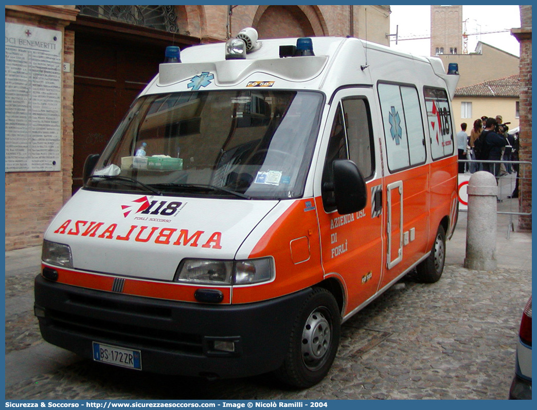 FO 03
118 Romagna Soccorso
Ambito Territoriale di Forlì
Fiat Ducato II serie
Allestitore MAF S.n.c.
Parole chiave: 118;Romagna;Soccorso;Forlì;Forli;Ambulanza;Autoambulanza;Fiat;Ducato;MAF