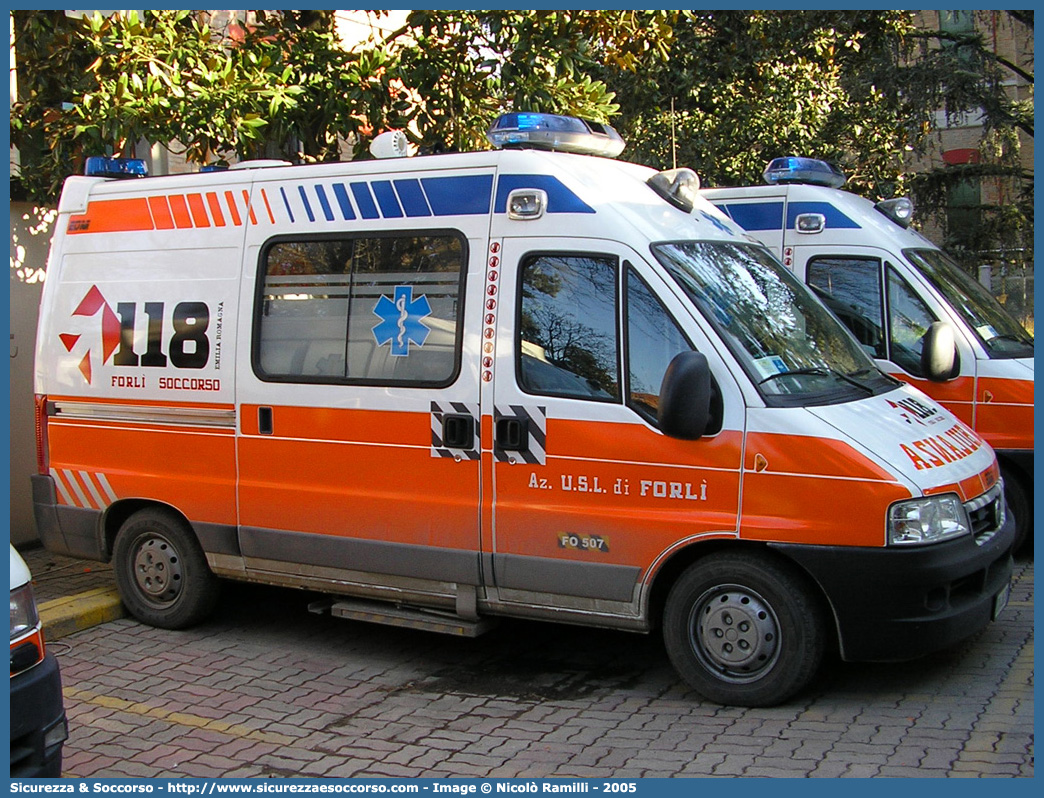 FO 07
118 Romagna Soccorso
Ambito Territoriale di Forlì
Fiat Ducato II serie restyling
Allestitore EDM S.r.l.
Parole chiave: 118;Romagna;Soccorso;Forlì;Ambulanza;Autoambulanza;Fiat;Ducato;EDM;E.D.M.