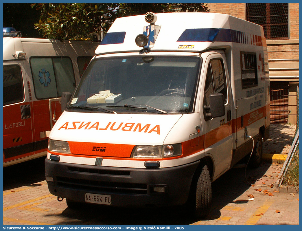 FO 08
118 Romagna Soccorso
Ambito Territoriale di Forlì
Fiat Ducato II serie
Allestitore EDM S.r.l.
Parole chiave: 118;Romagna;Soccorso;Forlì;Ambulanza;Fiat;Ducato;EDM