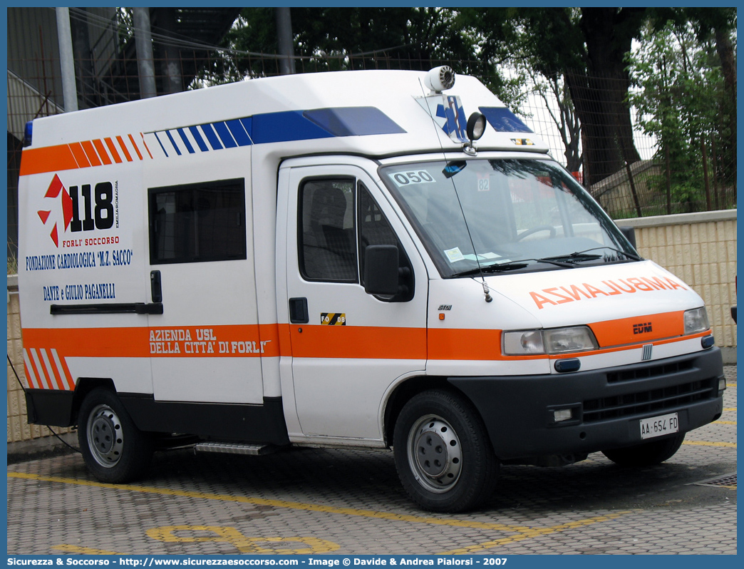 FO 08
118 Romagna Soccorso
Ambito Territoriale di Forlì
Fiat Ducato II serie
Allestitore EDM S.r.l.
Parole chiave: 118;Romagna;Soccorso;Forlì;Ambulanza;Fiat;Ducato;EDM