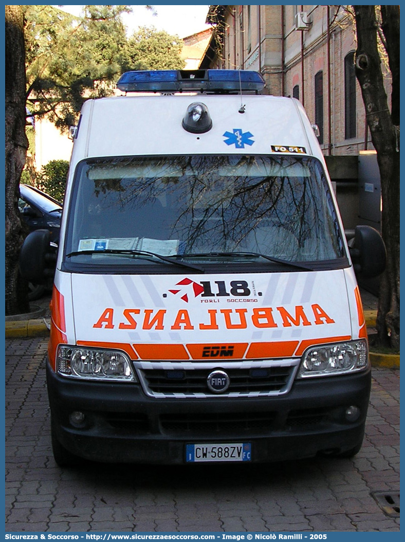 FO 11
118 Romagna Soccorso
Ambito Territoriale di Forlì
Fiat Ducato II serie restyling
Allestitore EDM S.r.l.
Parole chiave: 118;Romagna;Soccorso;Forlì;Ambulanza;Fiat;Ducato;EDM