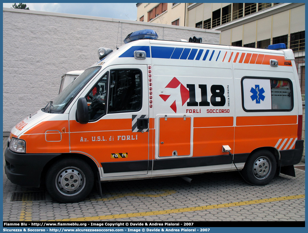 FO 11
118 Romagna Soccorso
Ambito Territoriale di Forlì
Fiat Ducato II serie restyling
Allestitore EDM S.r.l.
Parole chiave: 118;Romagna;Soccorso;Forlì;Ambulanza;Fiat;Ducato;EDM