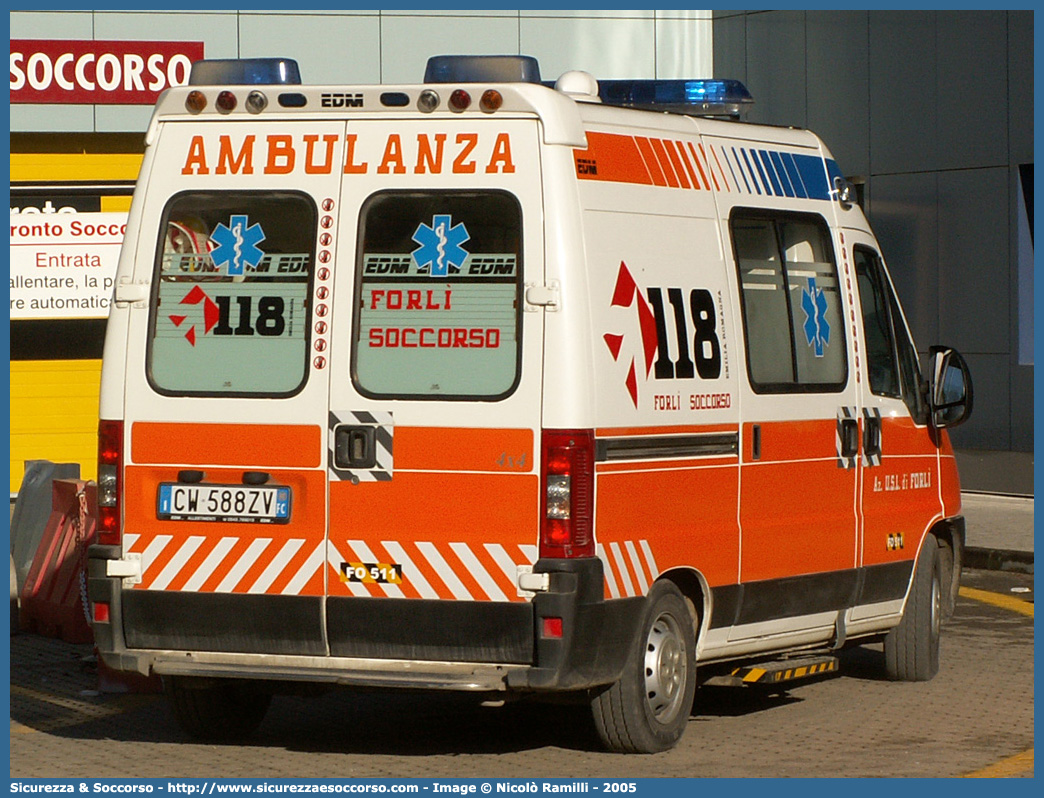 FO 11
118 Romagna Soccorso
Ambito Territoriale di Forlì
Fiat Ducato II serie restyling
Allestitore EDM S.r.l.
Parole chiave: 118;Romagna;Soccorso;Forlì;Ambulanza;Fiat;Ducato;EDM