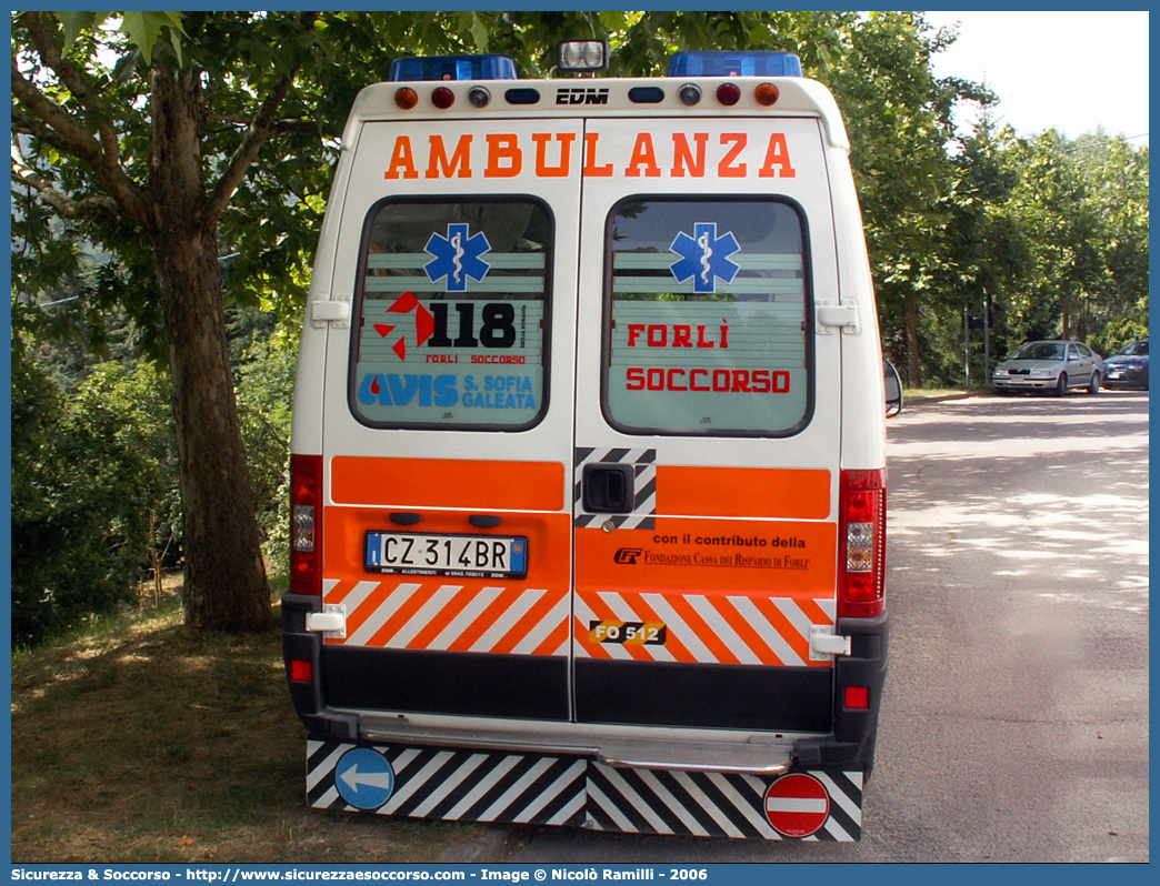 FO 12
118 Romagna Soccorso
Ambito Territoriale di Forlì
Fiat Ducato II serie restyling
Allestitore EDM S.r.l.
Parole chiave: 118;Romagna;Soccorso;Forlì;Ambulanza;Fiat;Ducato;EDM