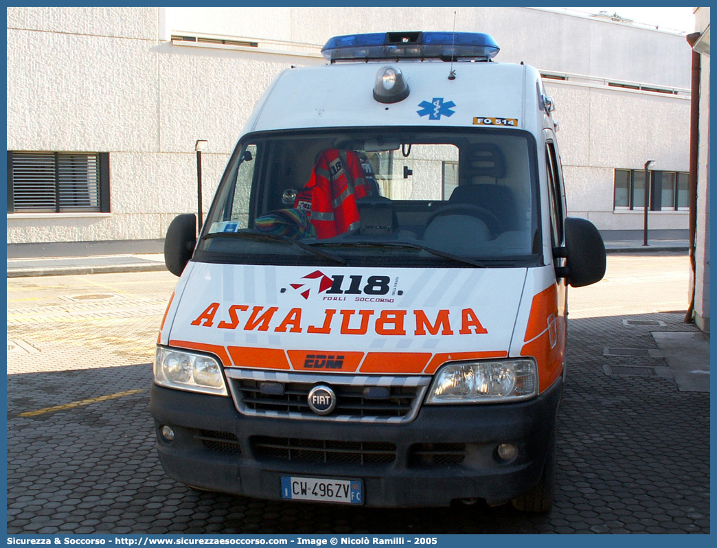 FO 14
118 Romagna Soccorso
Ambito Territoriale di Forlì
Fiat Ducato II serie restyling
Allestitore EDM S.r.l.
Parole chiave: 118;Romagna;Soccorso;Forlì;Ambulanza;Fiat;Ducato;EDM