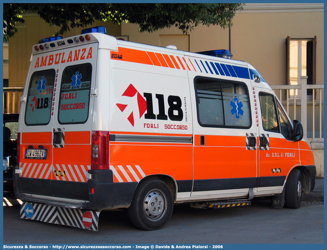 FO 14
118 Romagna Soccorso
Ambito Territoriale di Forlì
Fiat Ducato II serie restyling
Allestitore EDM S.r.l.
Parole chiave: 118;Romagna;Soccorso;Forlì;Ambulanza;Fiat;Ducato;EDM