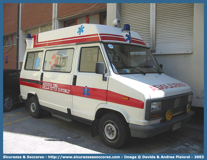 FO 3814
118 Romagna Soccorso
Ambito Territoriale di Forlì
Fiat Ducato I serie
Allestitore Grazia
Parole chiave: 118;Romagna;Soccorso;Forlì;Ambulanza;Fiat;Ducato;Grazia