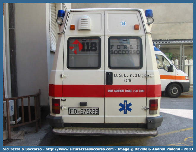 FO 3814
118 Romagna Soccorso
Ambito Territoriale di Forlì
Fiat Ducato I serie
Allestitore Grazia
Parole chiave: 118;Romagna;Soccorso;Forlì;Ambulanza;Fiat;Ducato;Grazia