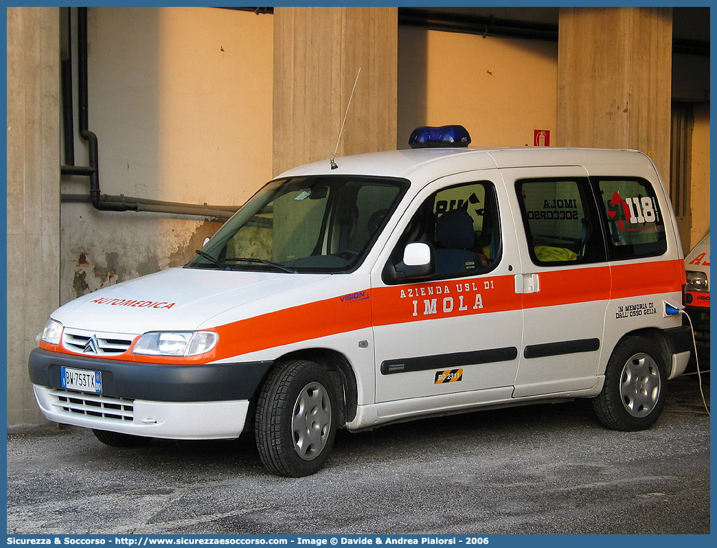 BO 2311
118 Imola Soccorso
Citroen Berlingo I serie
Allestitore Vision S.r.l.
Parole chiave: 118;Imola;Soccorso;Automedica;Citroen;Berlingo;Vision