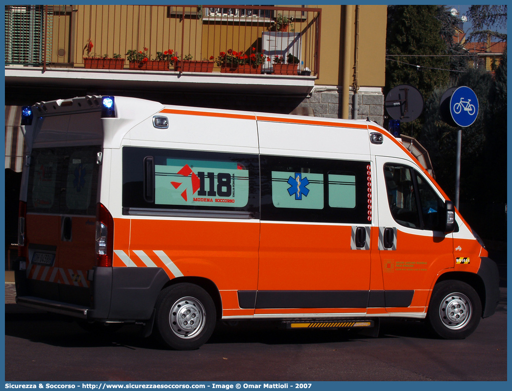 MO 1601
118 Modena Soccorso
Fiat Ducato III serie
(variante)
Parole chiave: 118;Modena;Soccorso;Ambulanza;Fiat;Ducato