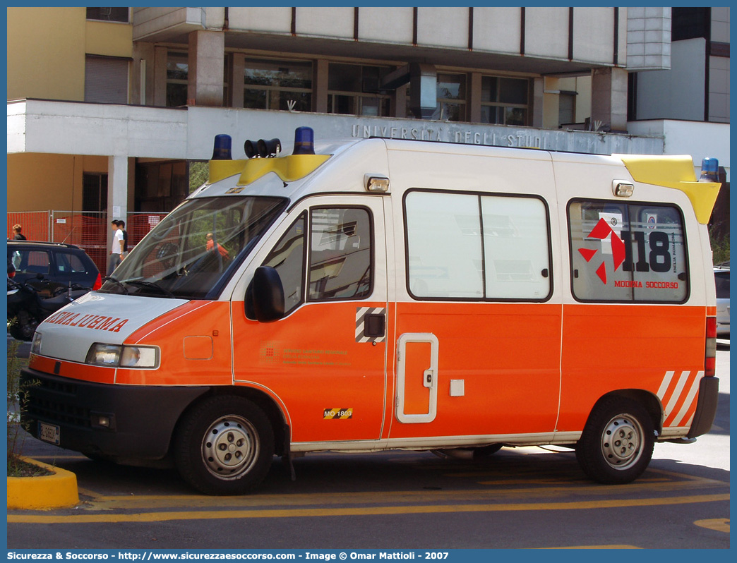 MO 1803
118 Modena Soccorso
Fiat Ducato II serie
Parole chiave: 118;Modena;Soccorso;Ambulanza;Fiat;Ducato