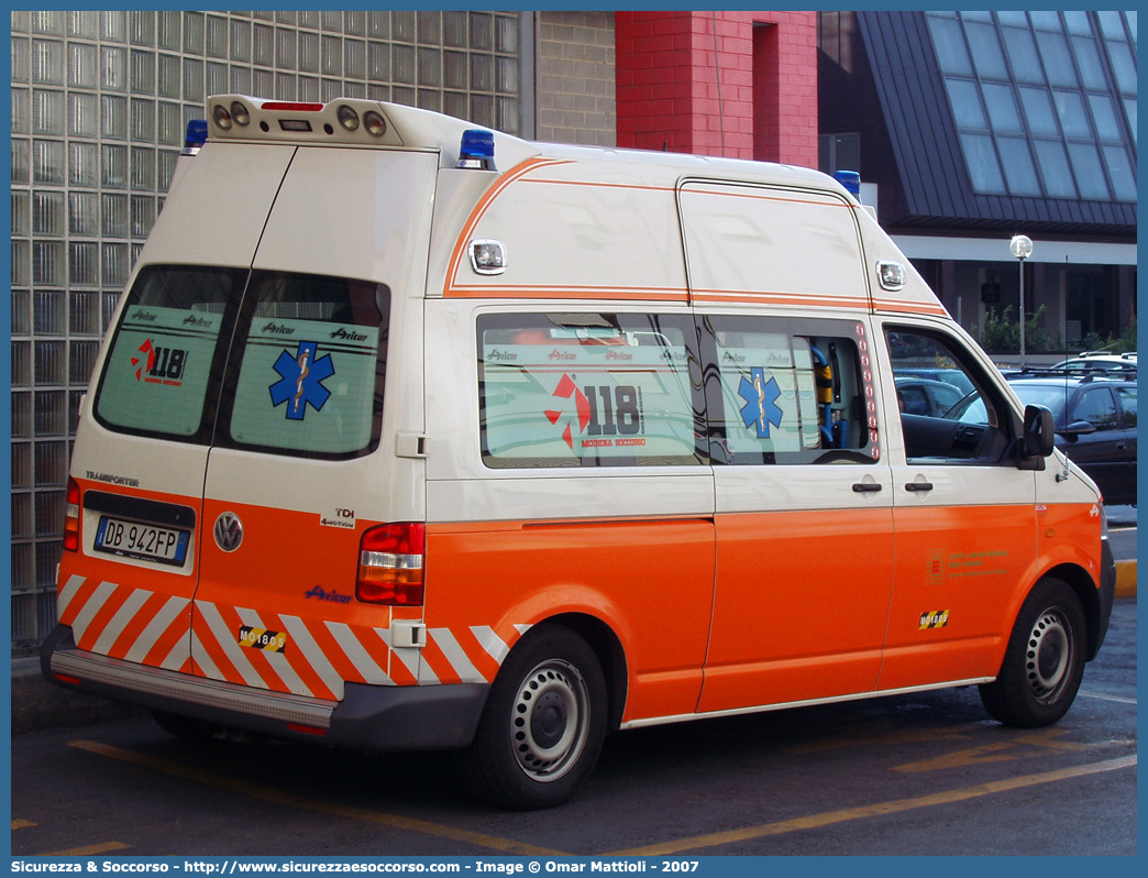 MO 1805
118 Modena Soccorso
Volkswagen Transporter T5
Allestitore Aricar S.p.A.
Parole chiave: 118;Modena;Soccorso;Ambulanza;Autoambulanza;Volkswagen;Transporter;T5;T 5;Aricar