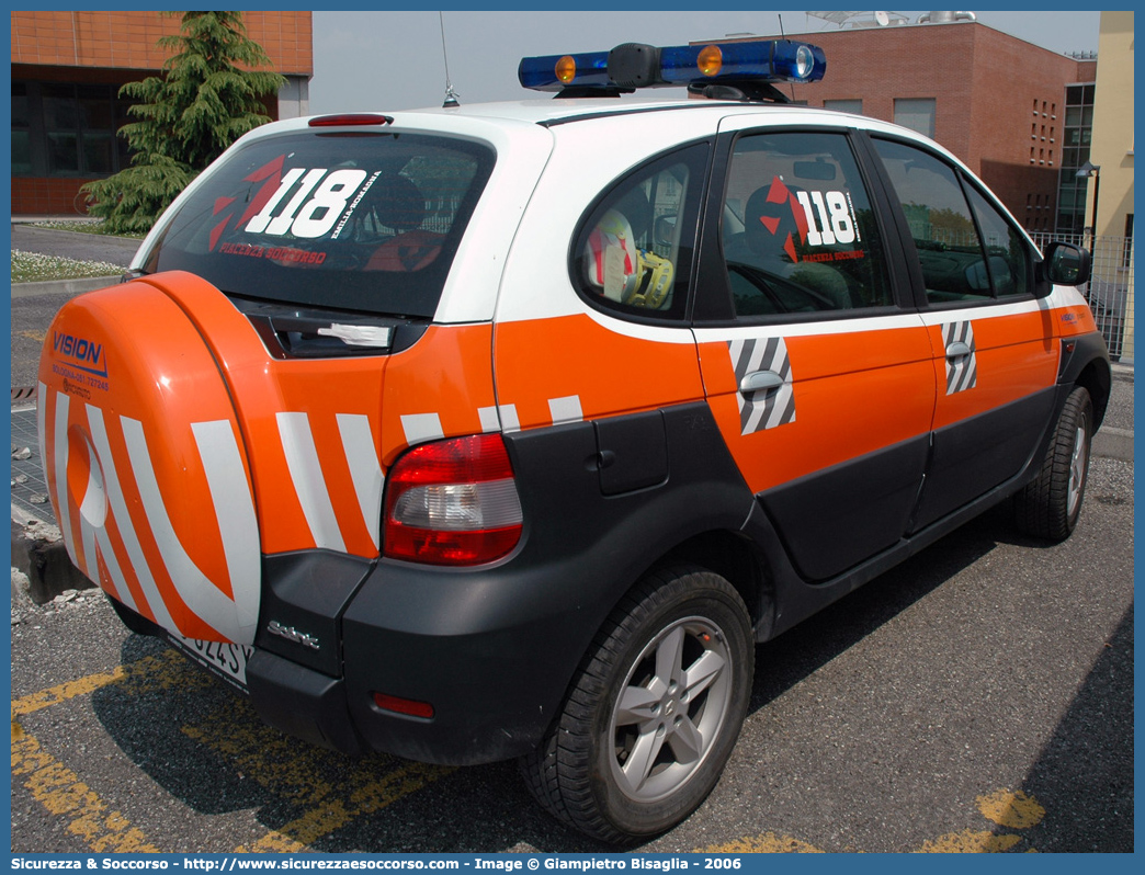 PC 0222
118 Piacenza Soccorso
Renault Scenic RX4
Allestitore Vision S.r.l.
Parole chiave: 118;Piacenza;Soccorso;Automedica;Automedicalizzata;Auto Medica;Auto Medicalizzata;Renault;Scenic;RX4;Vision118;Piacenza;Soccorso;Automedica;Automedicalizzata;Auto Medica;Auto Medicalizzata;Renault;Scenic;RX4;RX 4;Vision