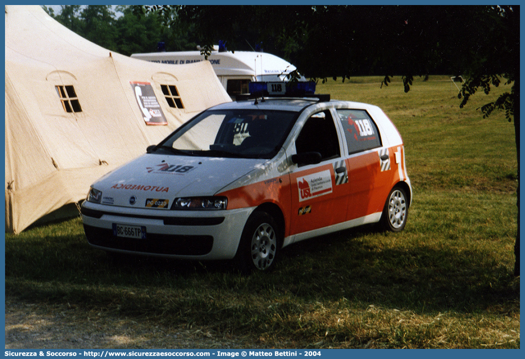 PC 0223
118 Piacenza Soccorso
Fiat Punto II serie
Allestitore Vision S.r.l.
Parole chiave: 118;Piacenza;Soccorso;Automedica;Automedicalizzata;Auto Medica;Auto Medicalizzata;Fiat;Punto;Vision